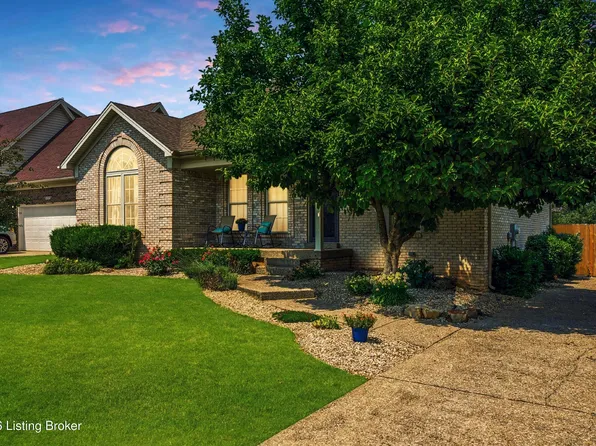 6303 Winding Stream Dr, Louisville, KY 40272