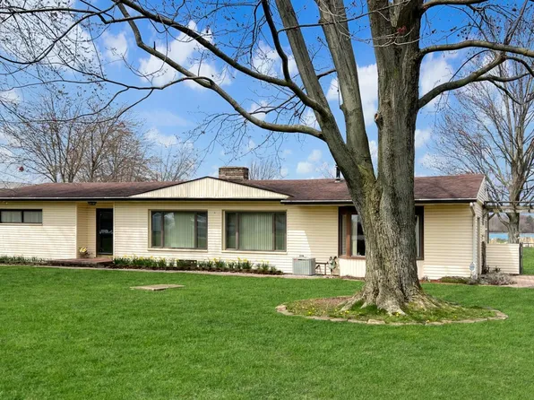 4663 E Harbor Rd, Port Clinton, OH 43452