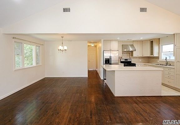 4th image of 4 Bay St