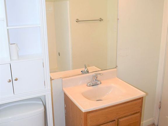 4th image of 2109 Phelps St