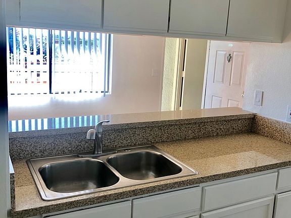 3rd image of 4922 S Slauson Ave APT 201