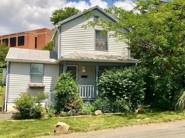 1027 Grove St, Charlottesville, VA 22903
