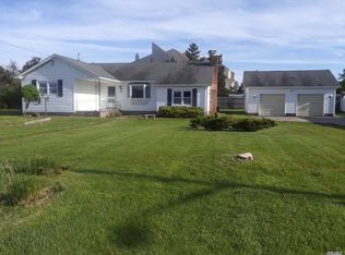 12 Bayfair Dr, Shirley, NY 11967