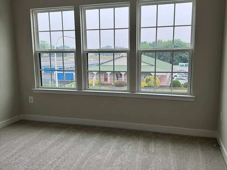 250 E Main St — Photo 15