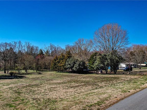 2nd image of 307 Twelve Oaks Drive