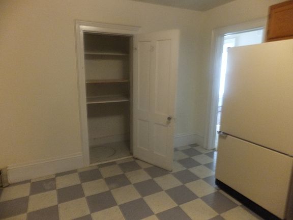 4th image of 8 Chatham St #3