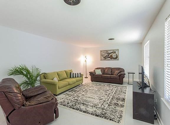 2nd image of 11506 Oak Trl