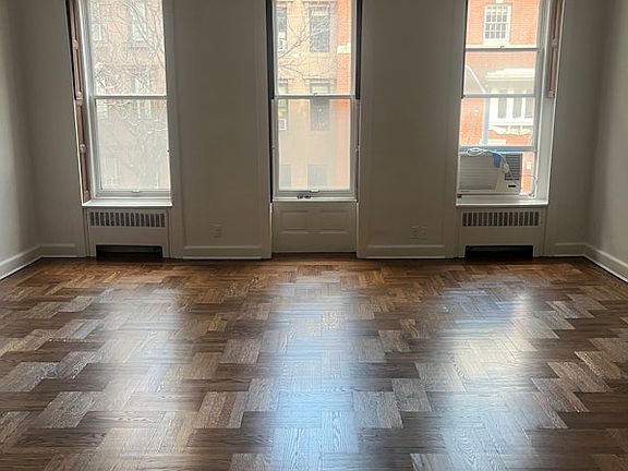 4th image of 54 E 91st St #2