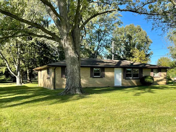 2004 Broadmoor Ave, Fort Wayne, IN 46818