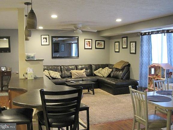 3rd image of 187 Kenwood Dr #187