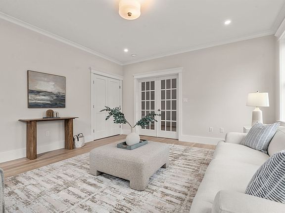 5th image of 170 Westminster Ave #170
