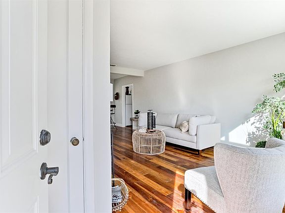 4th image of 408 11th St