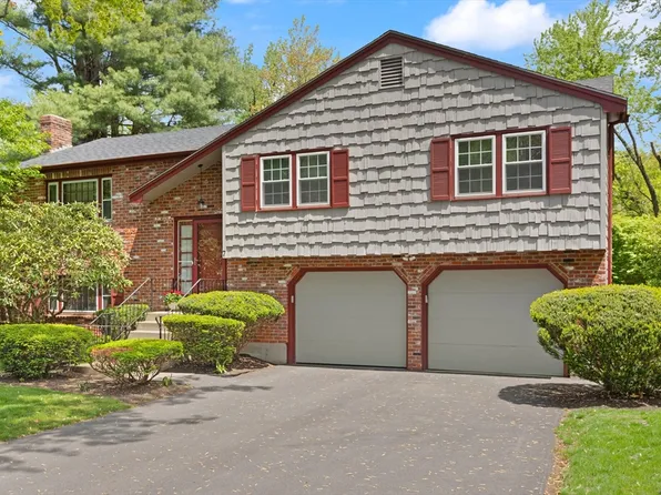 7 Lowry Rd, Framingham, MA 01701