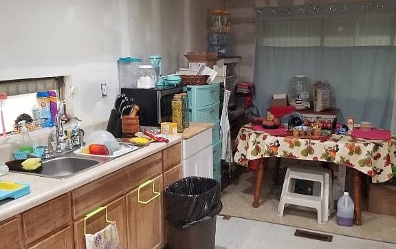 3rd image of 2537 Phipps Ave