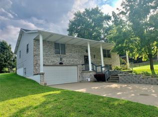 10 Magnolia St, Wood River, IL 62095