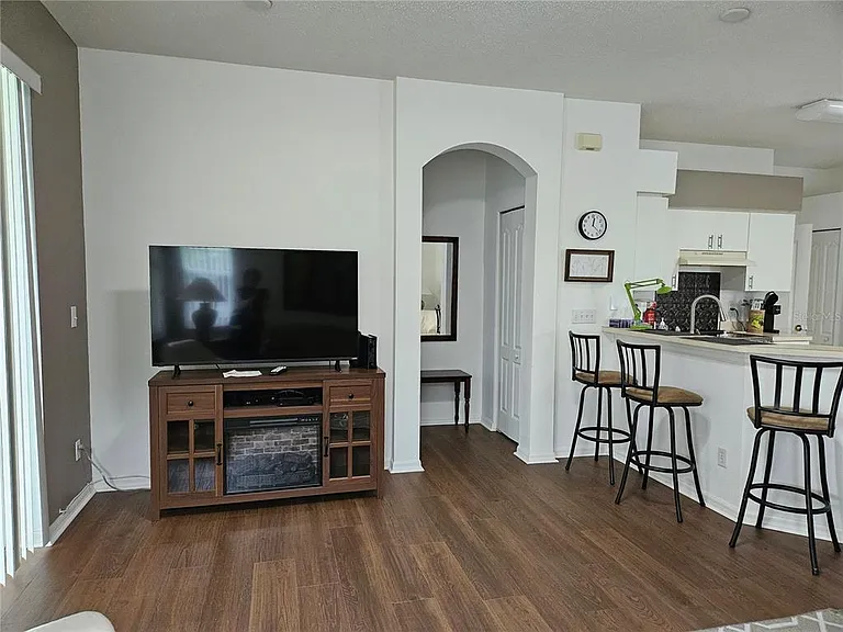 739 Tremont Greens Ln — Photo 9