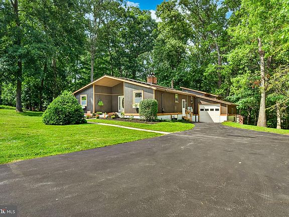 4th image of 115 Windy Hill Rd