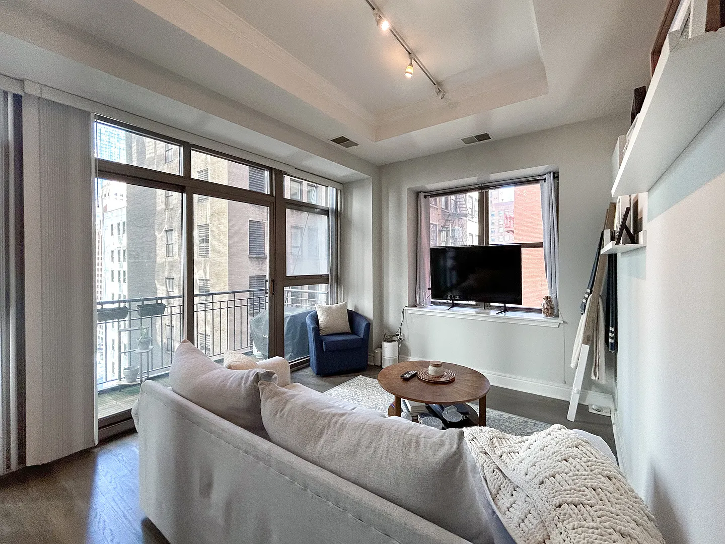 1 bed, 550 sqft, $2,500 — Photo 2