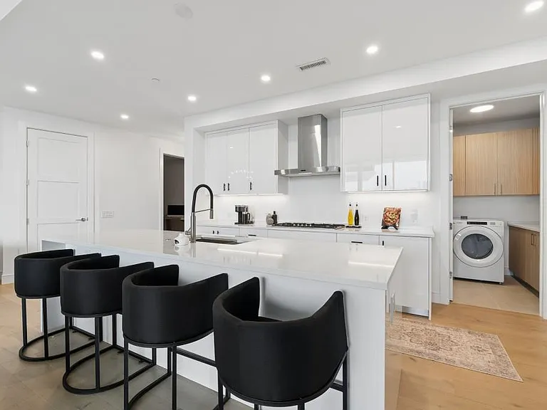 2425 Peachtree Rd NE #607 — Photo 9