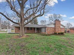 3413 Greenwood Ln, Godfrey, IL 62035