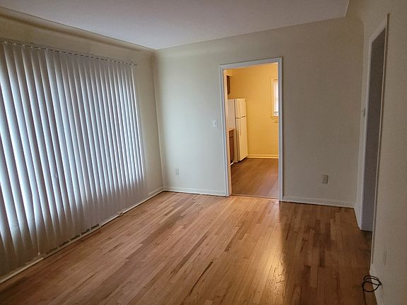 3rd image of 3362 Cadillac Ave