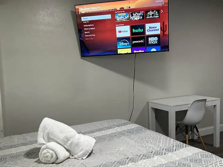 Smart TV with access to top streaming platforms