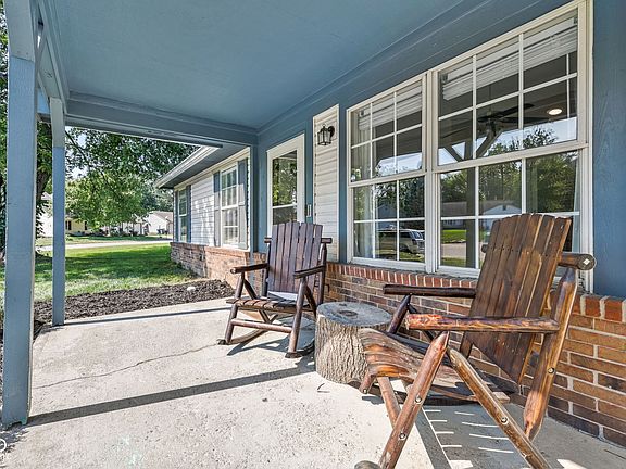 2nd image of 3119 Carlsbad Ln