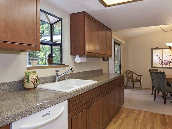 Kitchen-dining rm