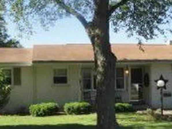 2242 Marilyn Dr, Saint Joseph, IL 61873