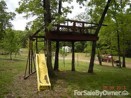 3rd image of 428 Persimmon Hill Ln