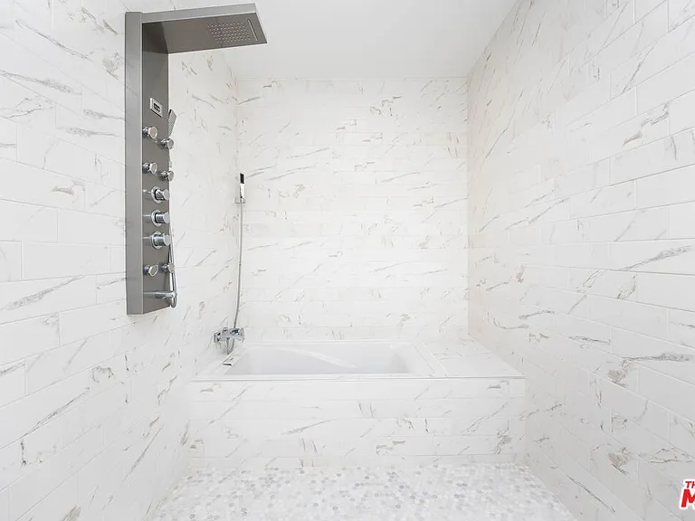 1110 W Muirlands Dr — Photo 24
