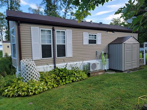 3rd image of 8 Whites Ln #A