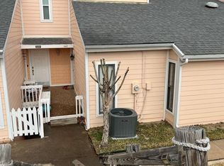 640 Harbor Dr, Azle, TX 76020