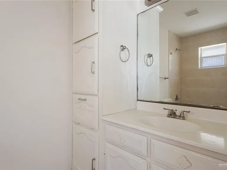 705 W Bronze Dr #1 — Photo 8