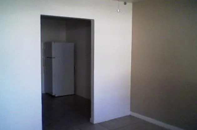 Building Photo 4