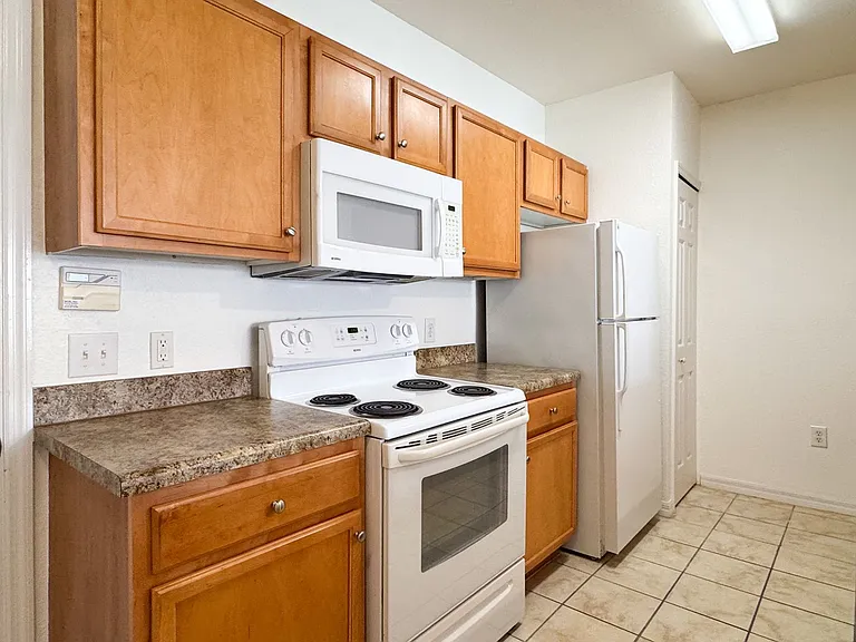 5550 E Michigan St #3326 — Photo 2