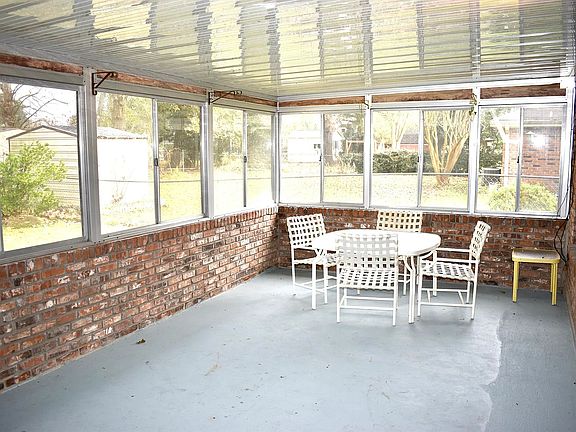 3rd image of 109 Orangewood Dr