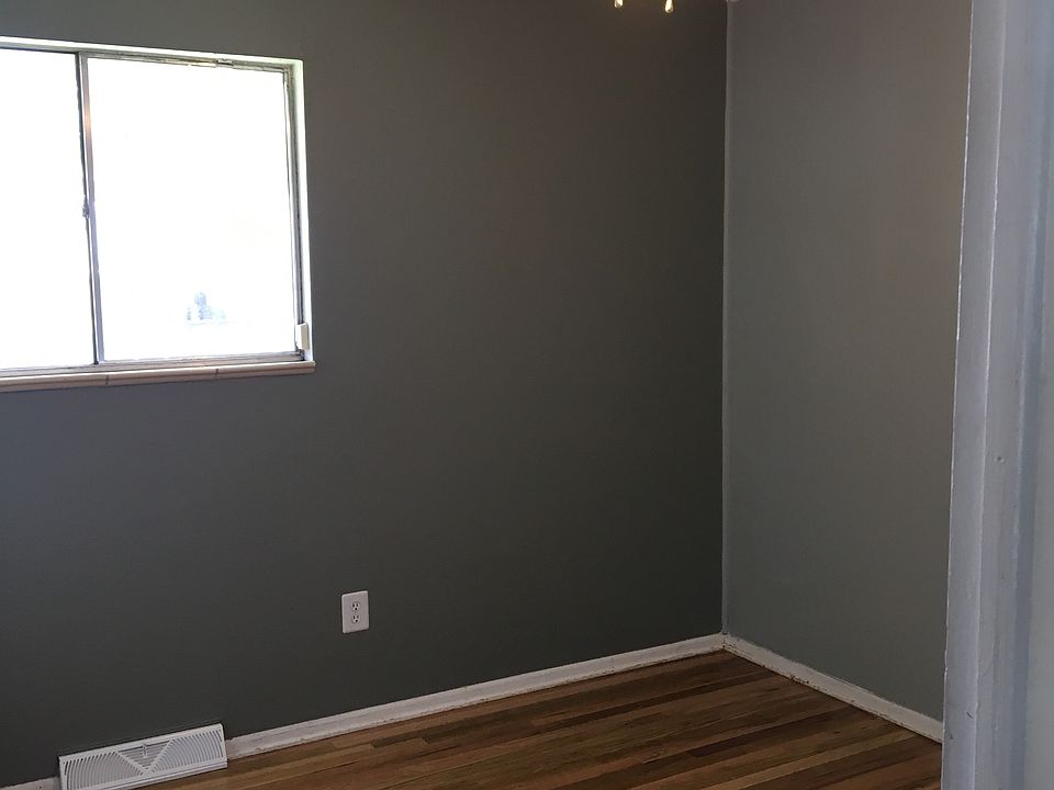 East bedroom