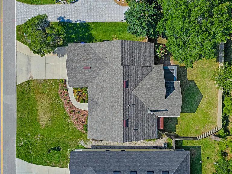 10538 Palmetto Blvd — Photo 37