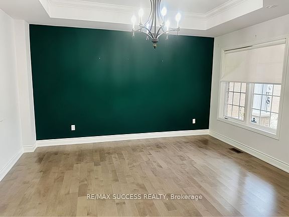2nd image of 64 Garth Trails Cres