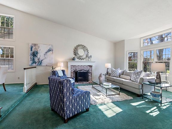4th image of 124 Mesa Verde Way