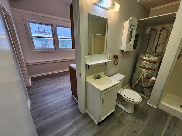 210 E Lincoln Hwy APT 1, Waterman, IL 60556