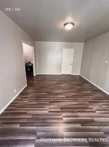 1346 Crenshaw Blvd #11 — Photo 3