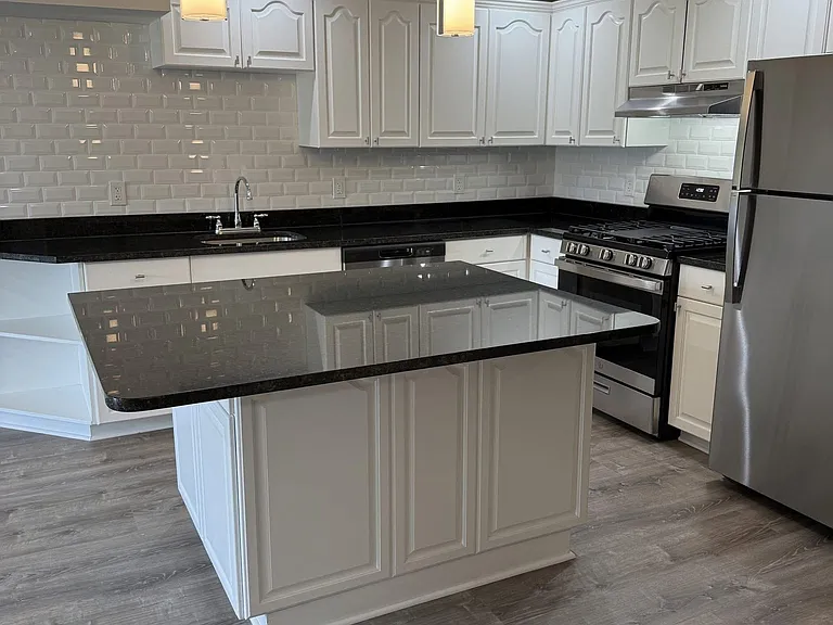 Pondsview Apartments — Photo 16