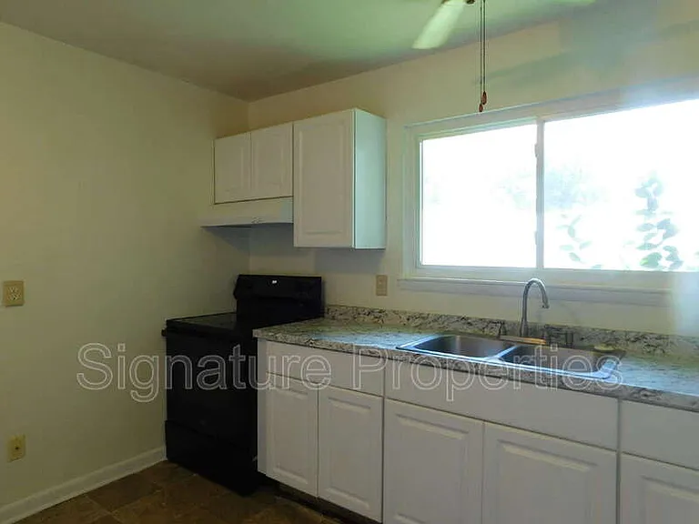 3825 Annie Ln — Photo 3