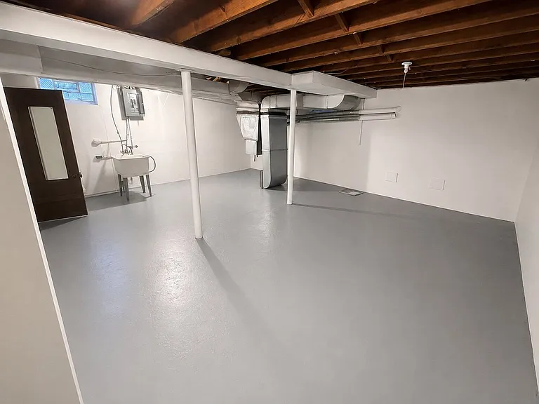 16151 Robson St — Photo 16