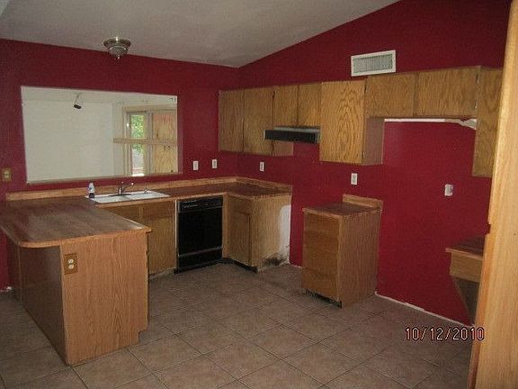 3rd image of 1031 W Hononegh Dr