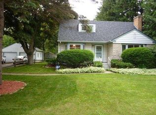 438 Newman Rd, Mount Pleasant, WI 53406