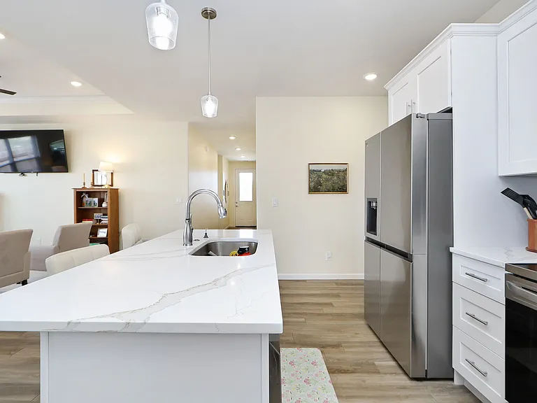 1812 Sutter Woods Rd — Photo 2