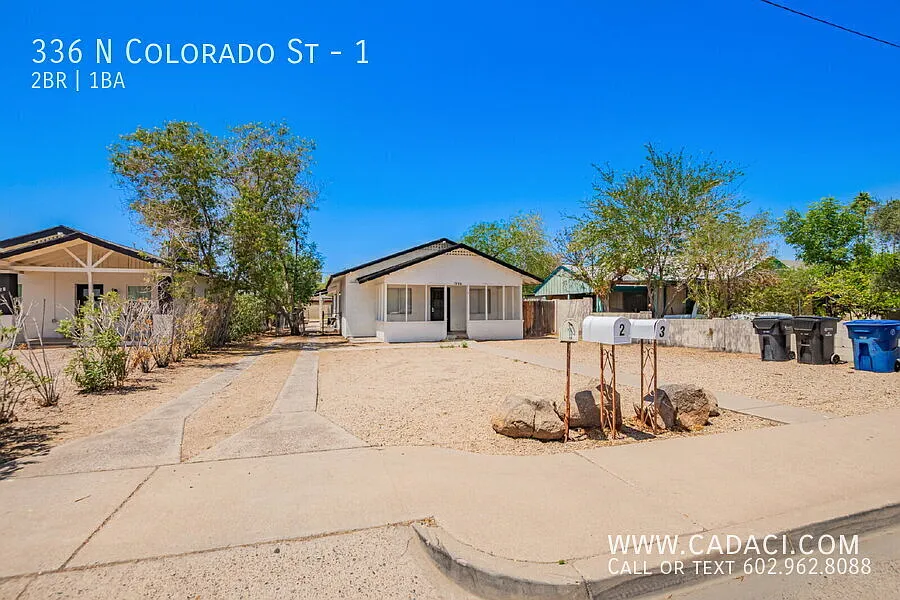 Charming 2-Bedroom Townhome in Chandler — Photo 3